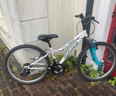 Mountain bike 8-11 yr old