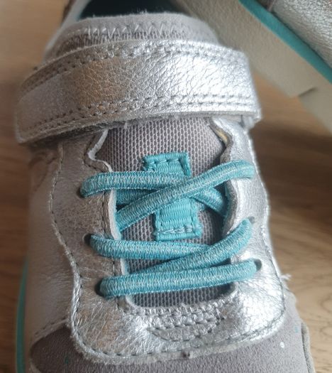 Clarks Fabulous Girls Clarks Silver Trainers Size 11.5 F