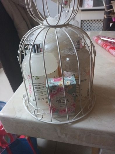 Vintage Bouquet Oriental Bircage Collection. (7 Items).