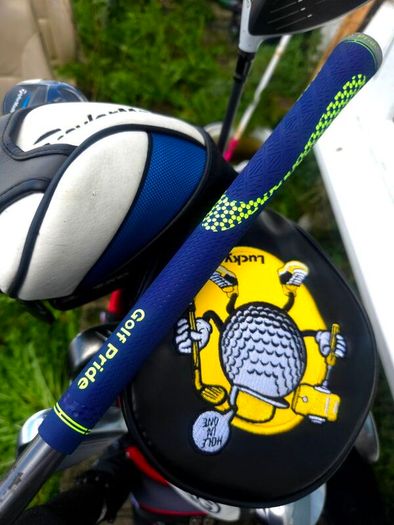 Set of Taylormade Golf Clubs