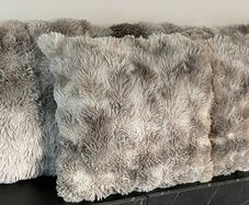 5 Faux Fur Cushions 18"x18"