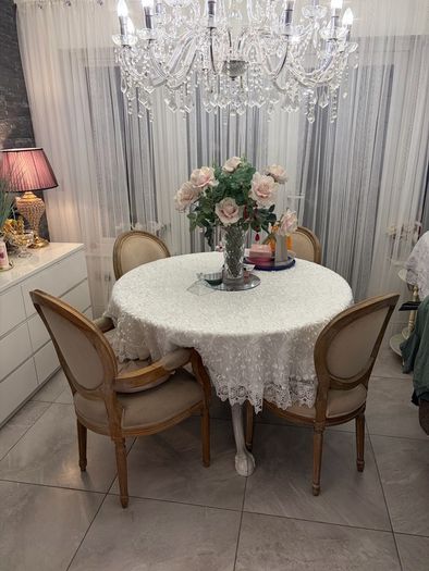 extendable vintage table and chairs