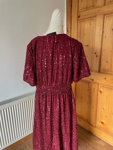 V by Very Occassion Stunning dress long length with sequins size 18 New with tags