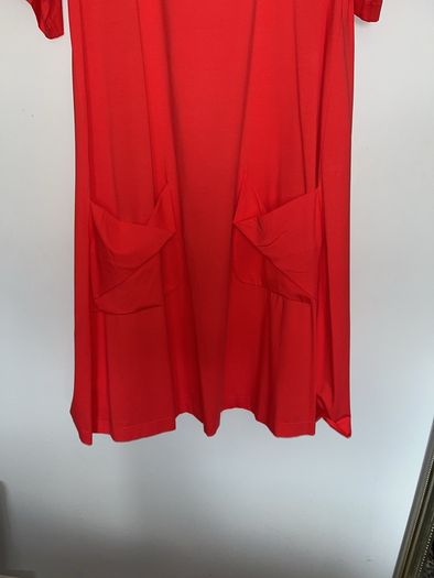 Cos summer dress, short sleeves, swing design, patch pockets at front. Amazing colour