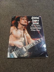 The guitar technique of Angus Young AC/DC