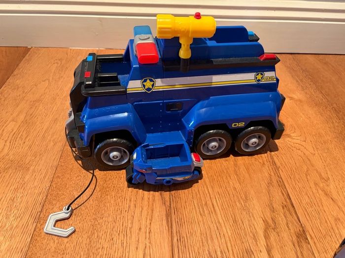 Paw Patrol bundle(Tower,  Vehicles and characters)