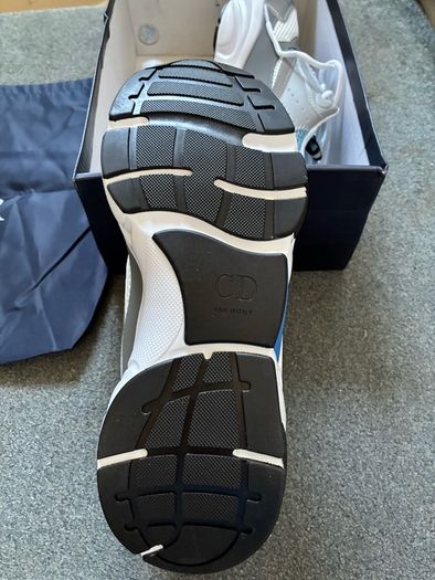 Dior b22s