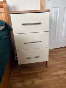 3 drawer bedside locker free