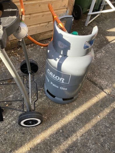 Weber Gas BBQ with barbecue cover cart gas bottle and connector