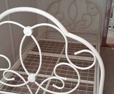 Single bed metal frame