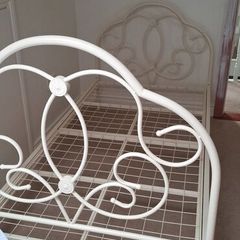 Single bed metal frame