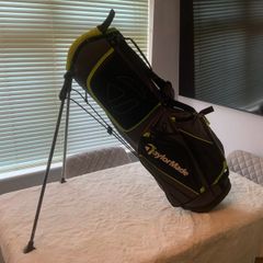 Taylor Made TM17 Stand Light-Weight Bag