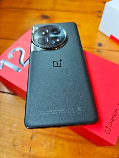Oneplus 12 512gb + Oneplus Watch 2R