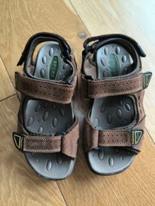 Hiking leather sandals
