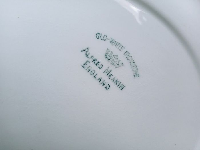 Alfred Meakin  oval dinner plates