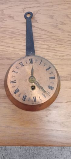Vintage Copper Frying Pan Wall Clock   (1960s/1970s)