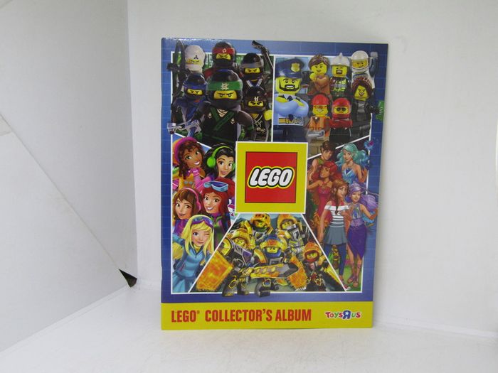 Lego Toys R Us Collector's Trading Card Album - 2017 Limited Edition Rare Lego Toys r Us Trading Card Album New And Unused In Great Condition