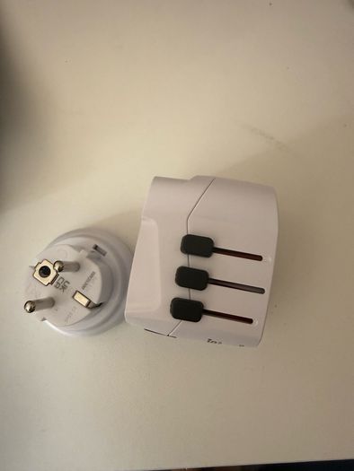Traveling adapter