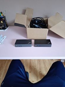 desk stations for computer srcreen