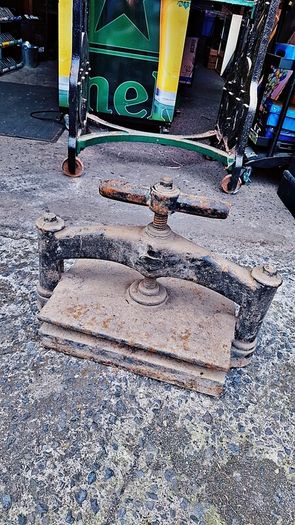 Antique 1800s heavy duty clothes mangle