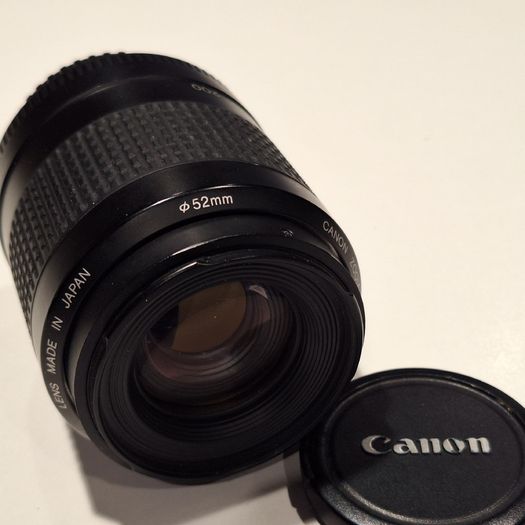 Canon EF 80-200mm f4.5-5.6 II Lens for Canon EOS DSLR Digital Cameras