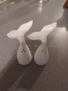 Free whale salt and pepper shaker
