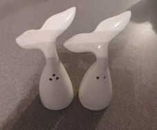 Free whale salt and pepper shaker