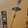 DeWalt DCM561P1S 18V XR Split Shaft String Grass Strimmer Kit Image 4