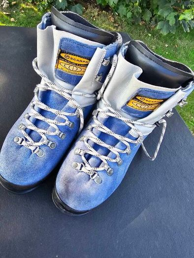Vintage Scarpa Jura Mountaineering Boots Women's size 38