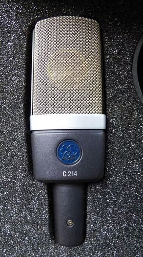 AKG c214 microphone