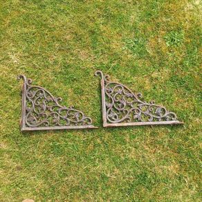 Vintage Cast Iron Shelf Brackets