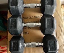 1 x 15kg,12.5kg,10kg hex dumbbells