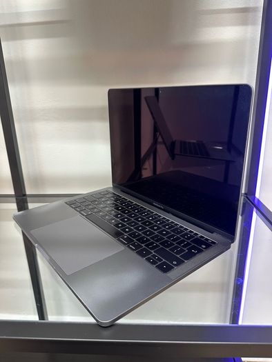 MacBook Pro 13inch 2017 Good Condition