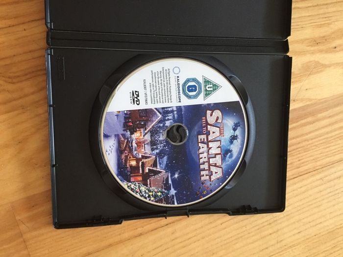 When Santa fell to Earth Dvd