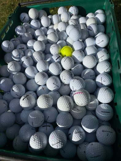 40 Taylormade Golf Balls