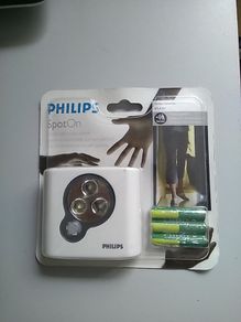 Philips Indoor Motion Sensor Light + Batteries