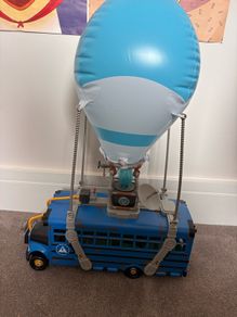 Fortnite Battle Bus