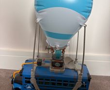 Fortnite Battle Bus