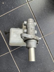 master brake cylinder