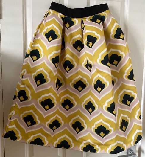 Closet skirt size 8