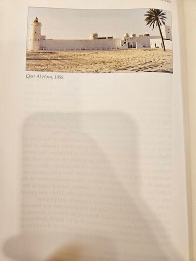 Qasr Al Hosn. The History Of The Rulers Of Abu Dhabi 1793-1966. By Dr Jayanti Maitra Afra Al-hajji. First Edition Hardback With Dustjacket In Good Condition.  See Photos For Same.