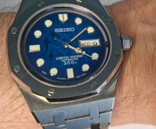 SEIKO OAK MOD with Blue Shark Dial