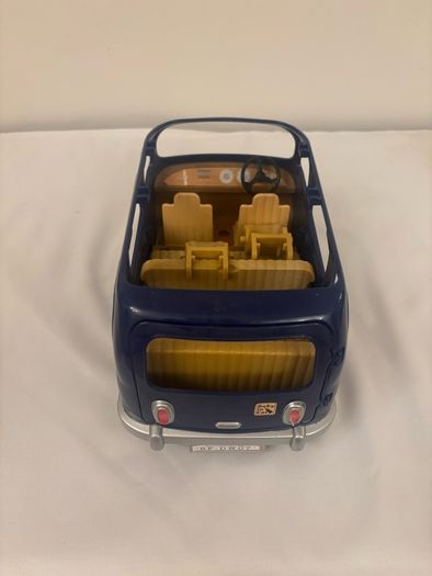 Sylvanian Families 5274 Family Seven Seater Dollhouse Car Play Set