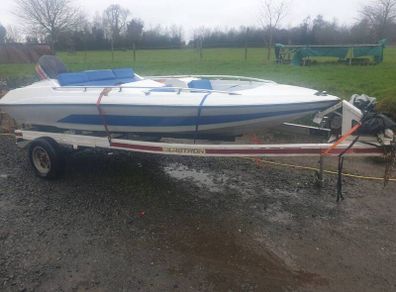 Glastron GX150 Classic Speedboat