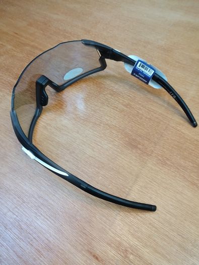 Tifosi Stash Clarion Fototec Lens Cyclist or Golf Sunglasses. Pit Viper Style