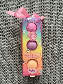 Brand new set bath bombs