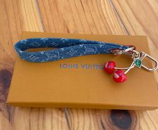 Louis Vuitton phone or keychain