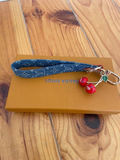 Louis Vuitton phone or keychain