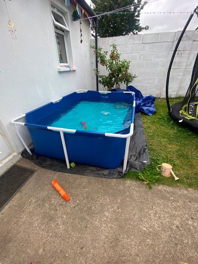 Pool (almost as new)