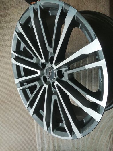 Genuine 19" Audi alloys (Limited edition)